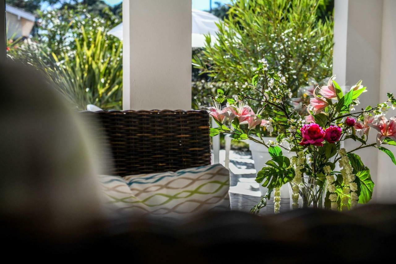 Les Vagues Hotel Restaurant 비스카로스 플라주 외부 사진