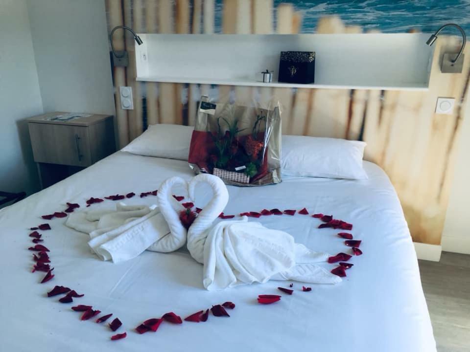 Les Vagues Hotel Restaurant 비스카로스 플라주 외부 사진